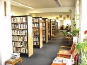foto: knihovna interiér