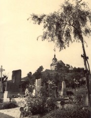 pohled na kapli z židovského hřbitova